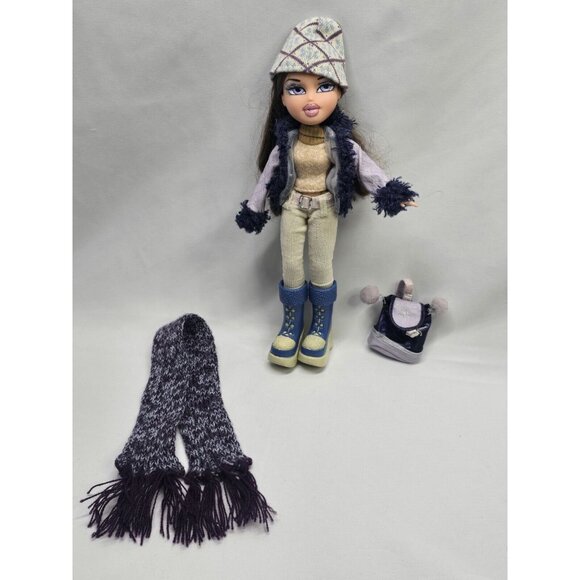 Bratz Doll Wintertime Wonderland Dana Doll With Outfit - Picture 1 of 11